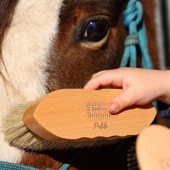 GeeGee Petite Finishing Brush - Image 2