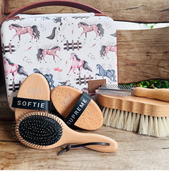 GeeGee 5 Piece Grooming Kit