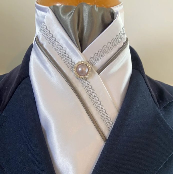 HHD White Satin Pretied Stock Tie Grey Chain Embroidered
